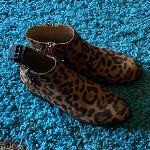 Women’s heel zip boots size 8